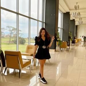 Meet your Posher, Daniela